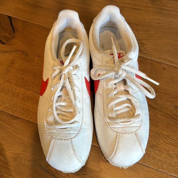 Nike 5Y White leather w/ red swoosh vintage design - Picture 4 of 5